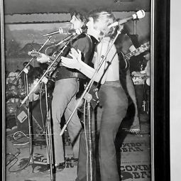 Waylon Jennings, 1975